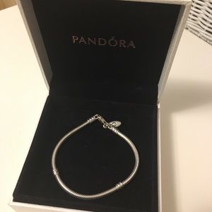 Pandora Charm Silver Bracelet 🌷